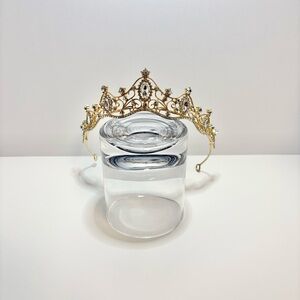 Elegant Gold Tiara with Pearl Accents